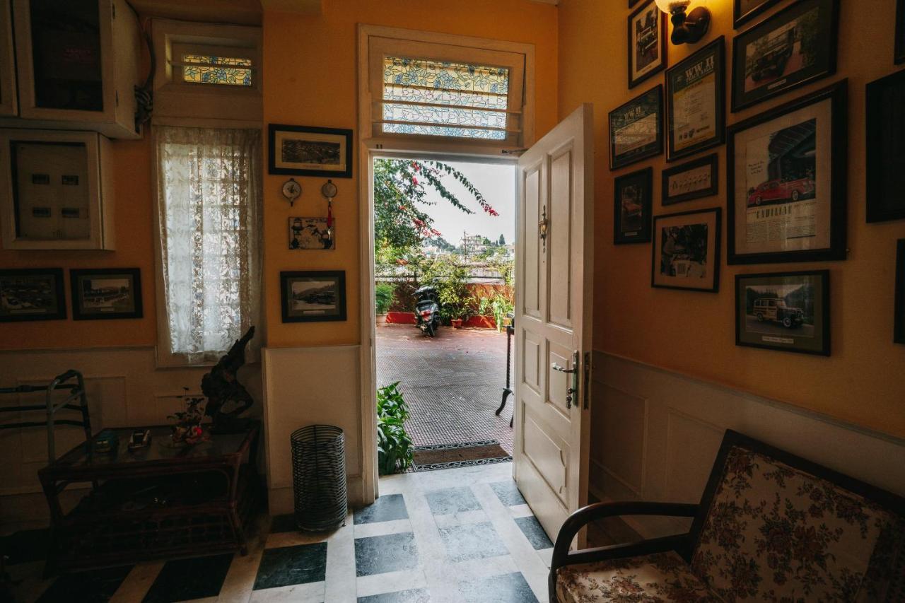 Rock Cliff Home Stay Шиллонг Экстерьер фото