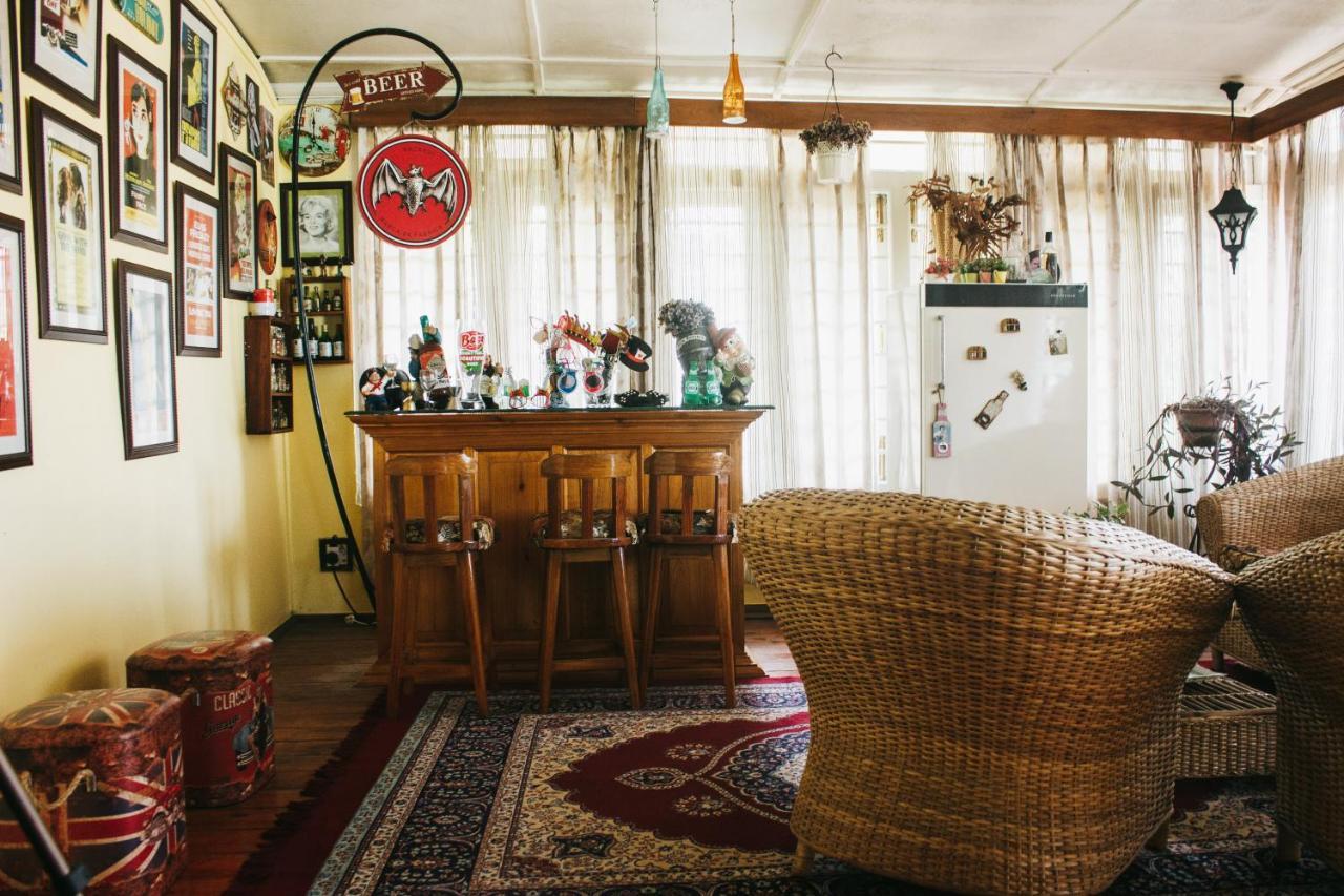 Rock Cliff Home Stay Шиллонг Экстерьер фото