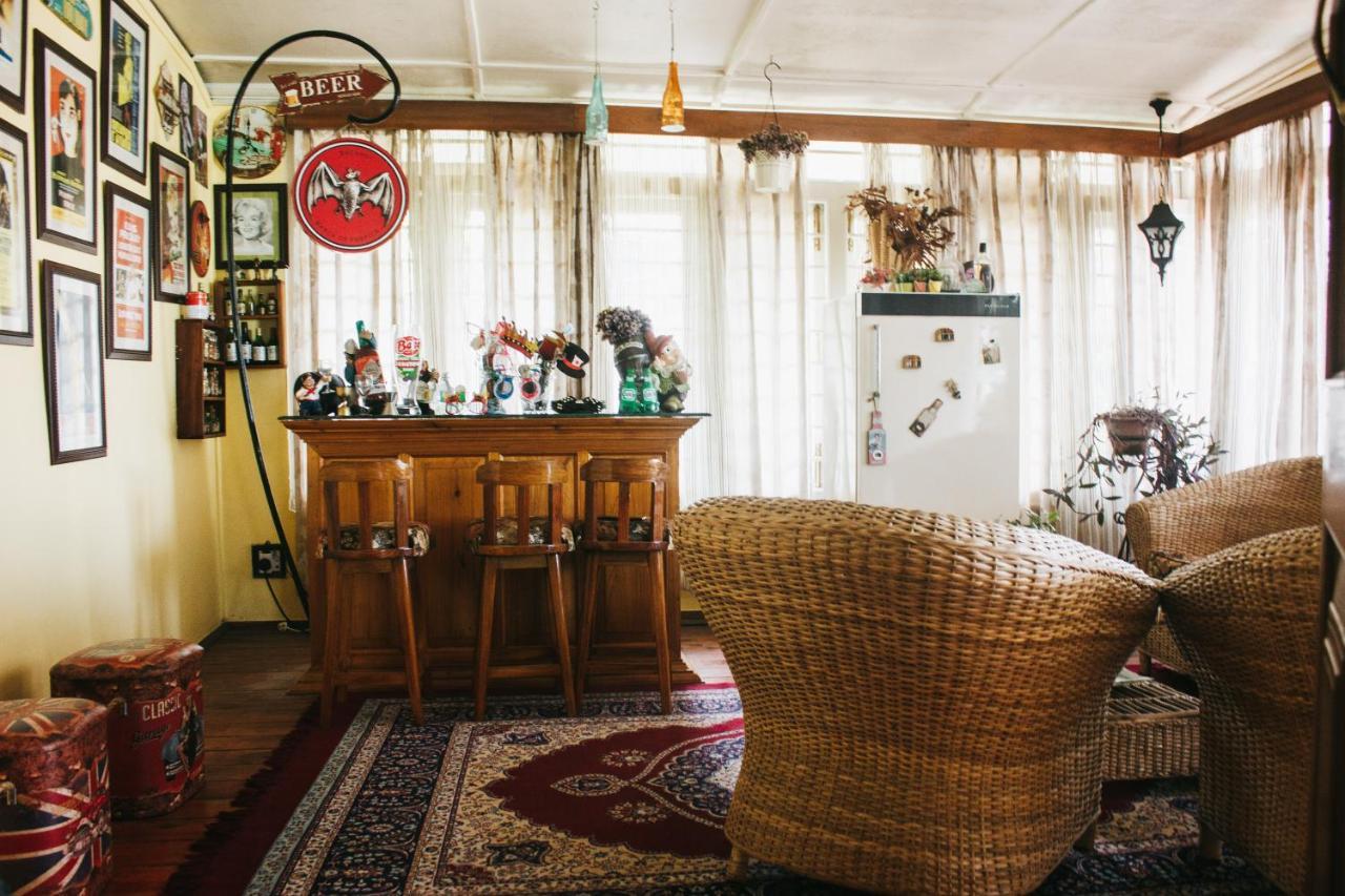 Rock Cliff Home Stay Шиллонг Экстерьер фото