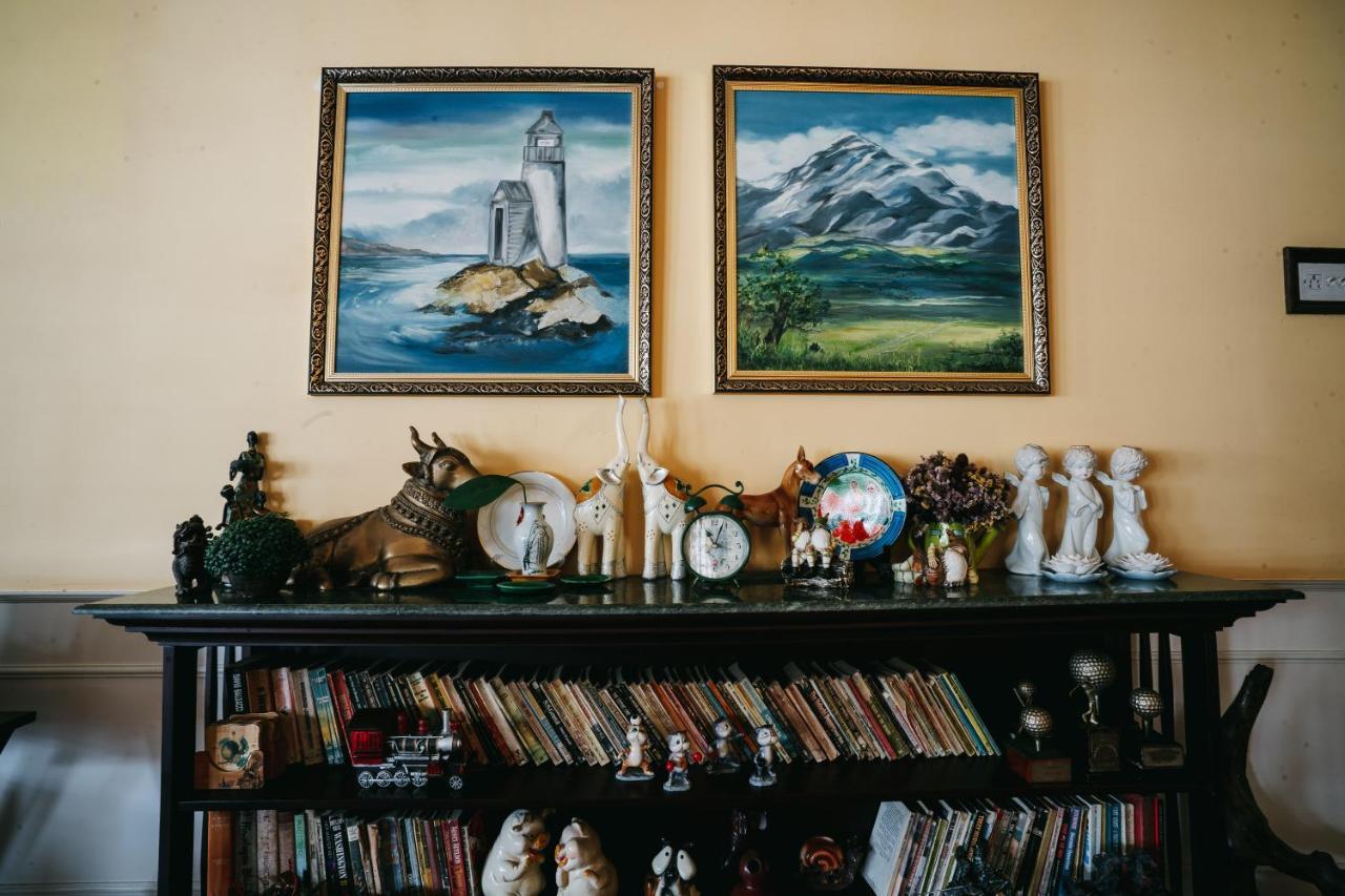 Rock Cliff Home Stay Шиллонг Экстерьер фото