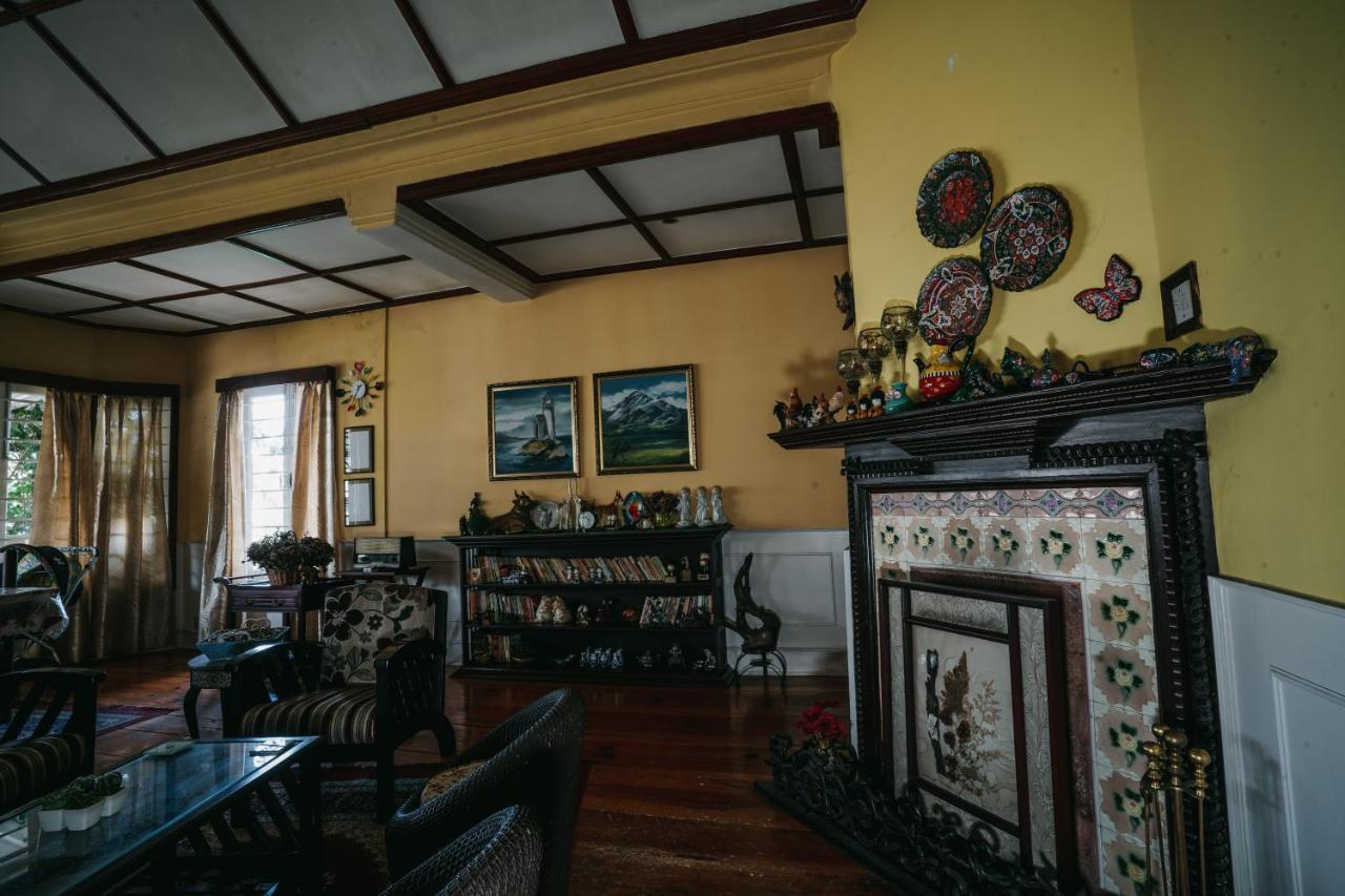 Rock Cliff Home Stay Шиллонг Экстерьер фото