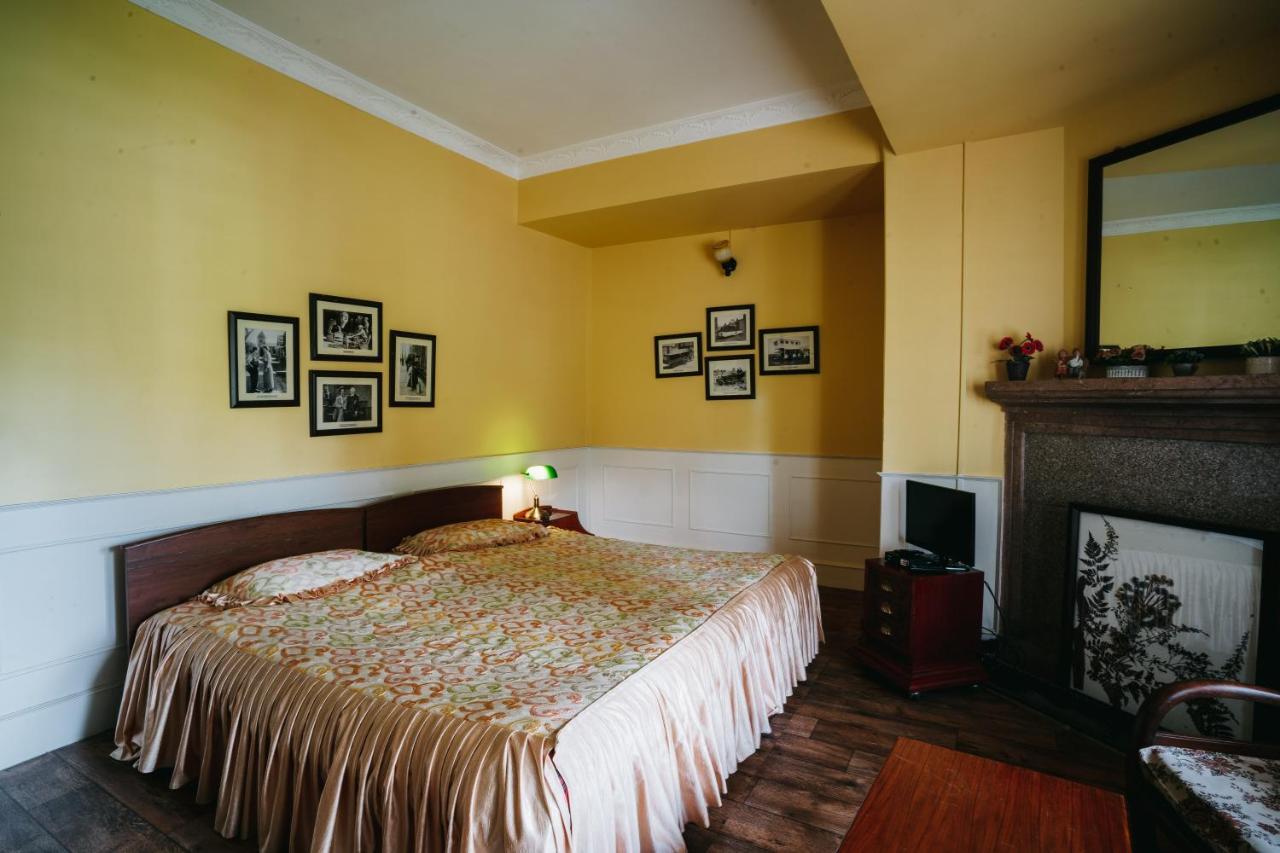 Rock Cliff Home Stay Шиллонг Экстерьер фото
