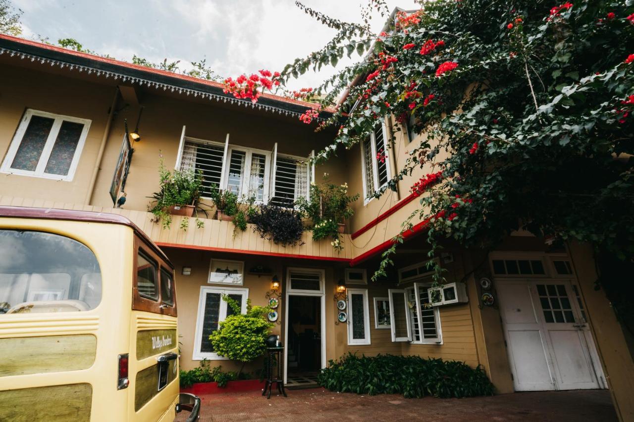 Rock Cliff Home Stay Шиллонг Экстерьер фото