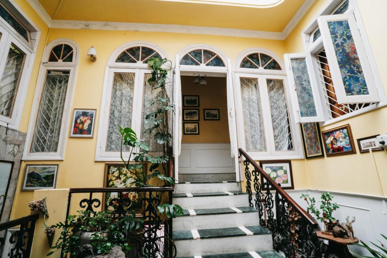 Rock Cliff Home Stay Шиллонг Экстерьер фото
