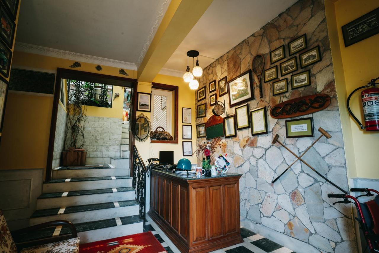 Rock Cliff Home Stay Шиллонг Экстерьер фото
