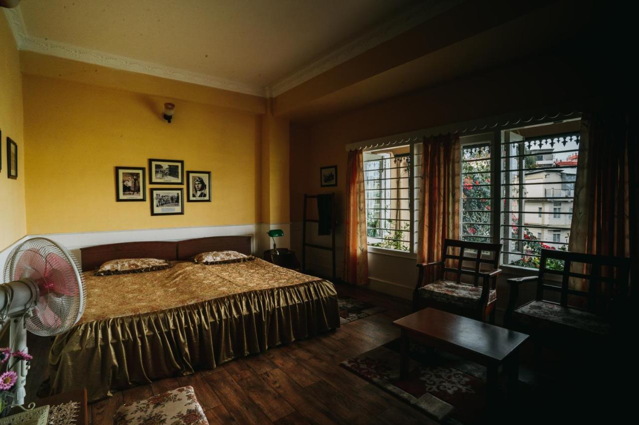Rock Cliff Home Stay Шиллонг Экстерьер фото