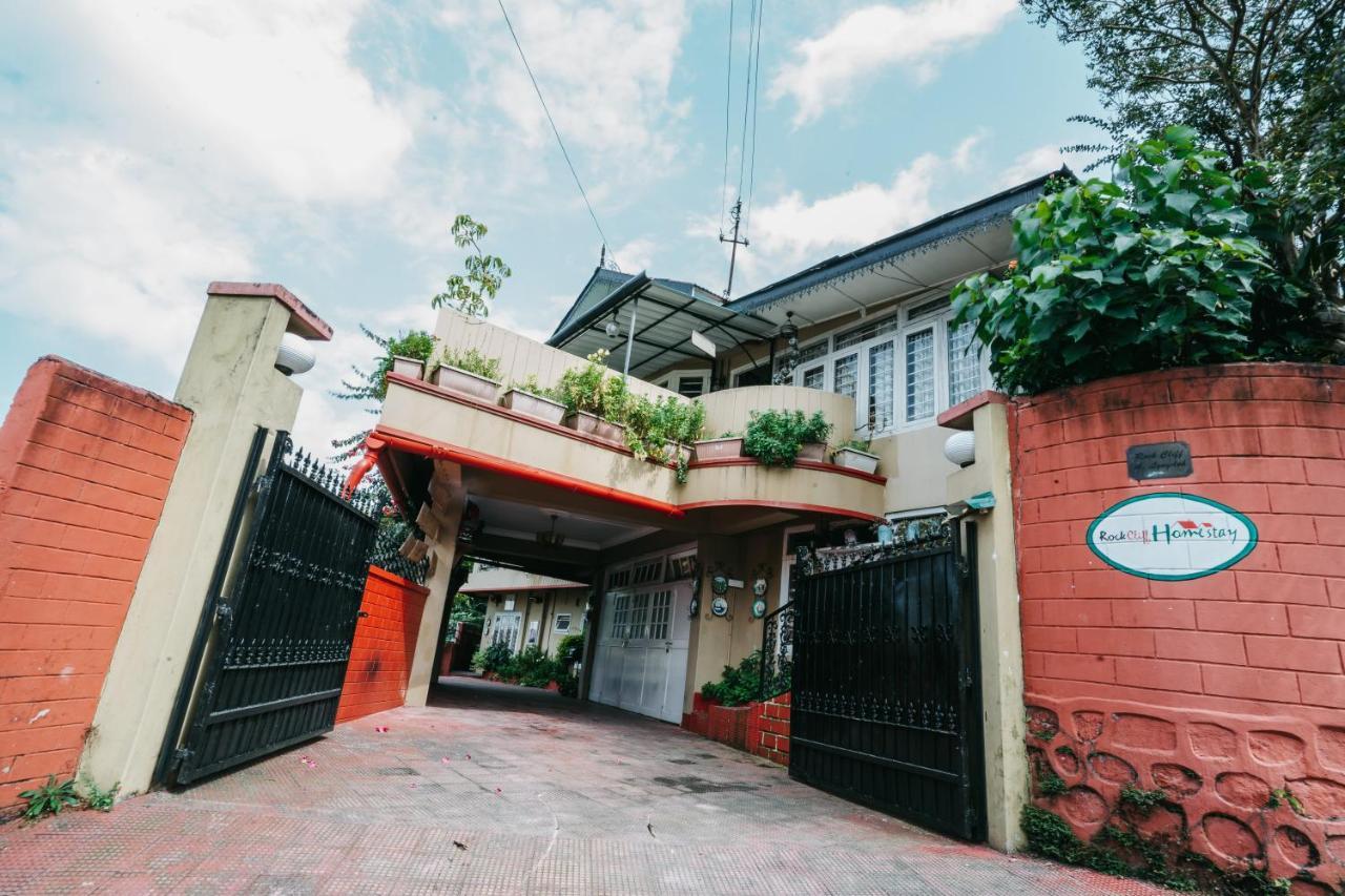 Rock Cliff Home Stay Шиллонг Экстерьер фото