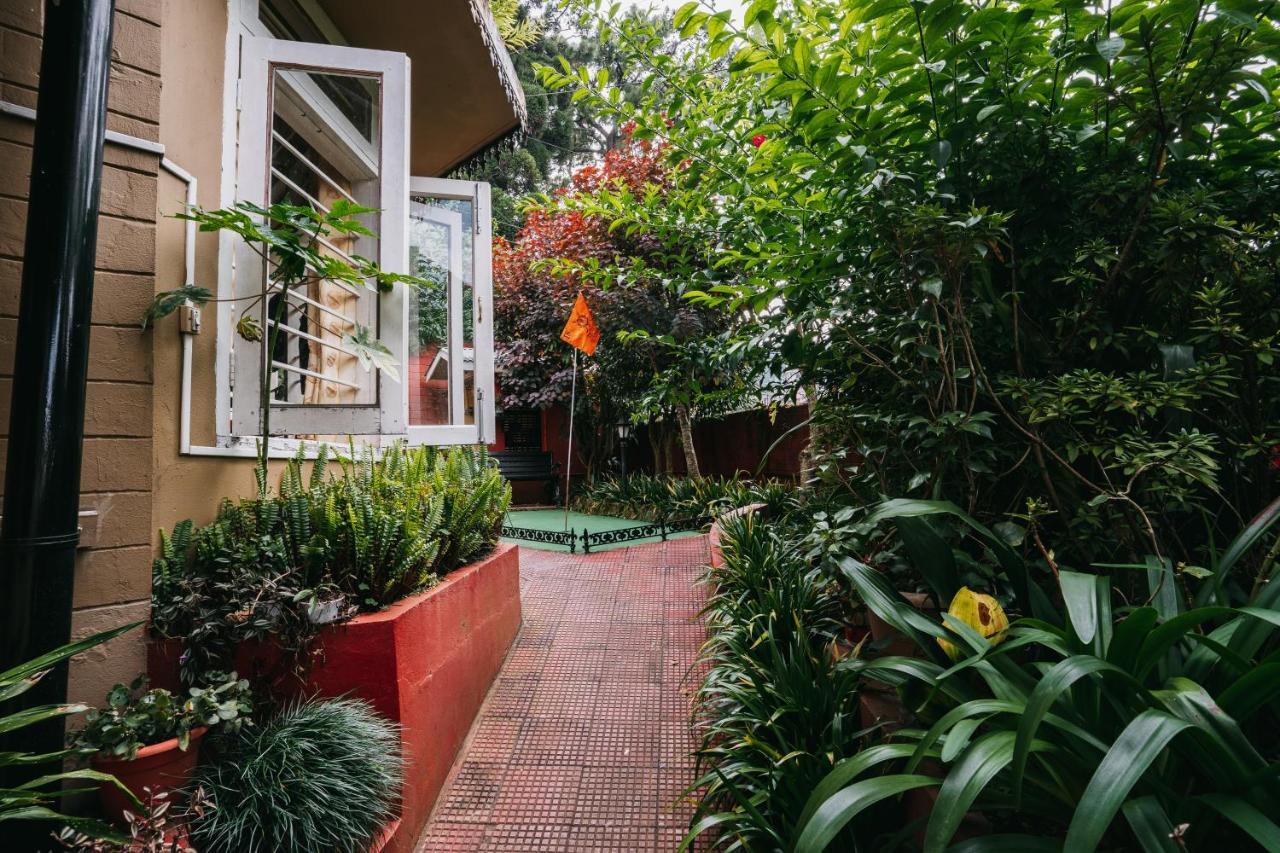 Rock Cliff Home Stay Шиллонг Экстерьер фото